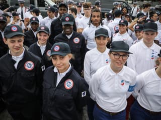 De jeunes participants au Service national universel lors du défilé du 14-Juillet, le 14 juillet 2019 à Paris.