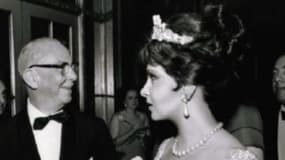 Gina Lollobrigida au côté de Roy Alexander, rédacteur en chef de Time Magazine, à New-York en 1963.