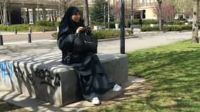 Safia a 19 ans et n'envisage pas d'étudier sans son voile
