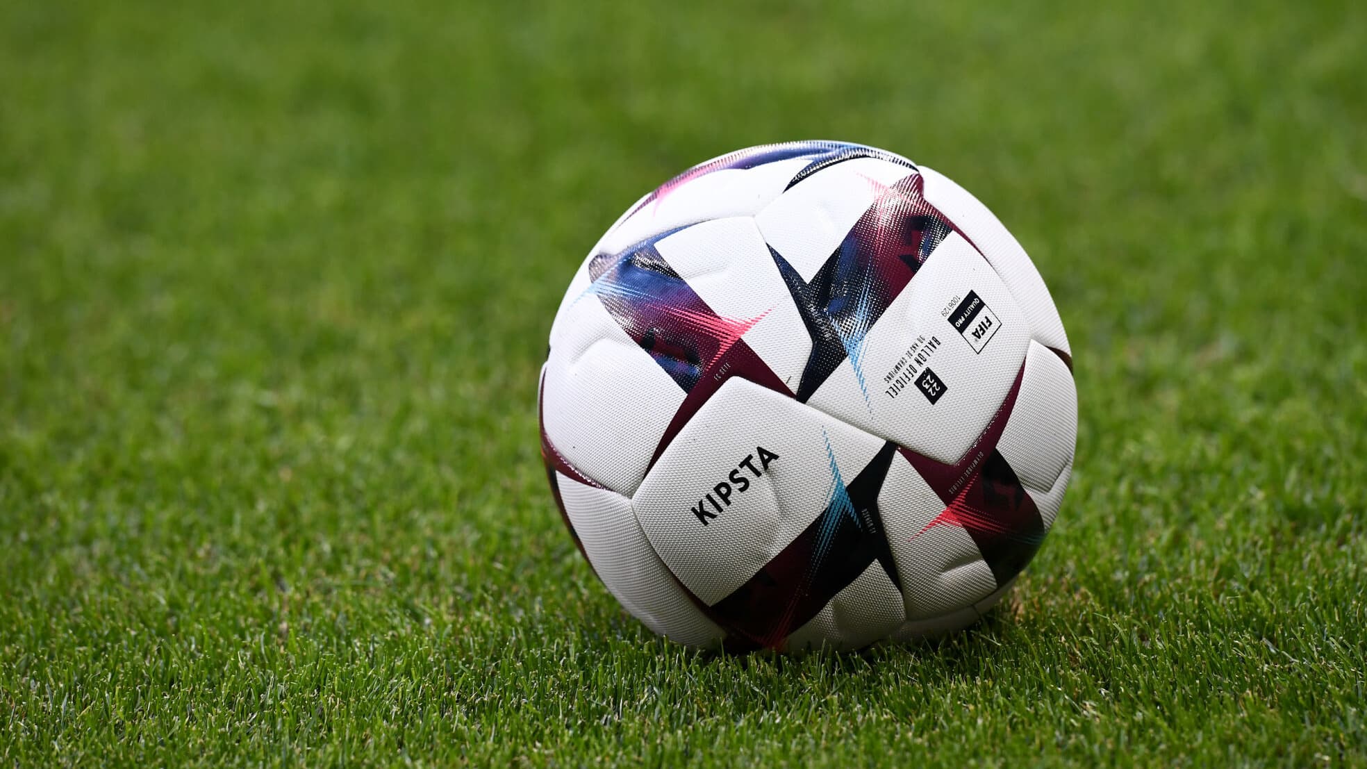 VIOLENTE ALTERCATION APRÈS UN MATCH DE FOOTBALL À SISTERON, UN JOUEUR DANS UN "ÉTAT PRÉOCCUPANT"