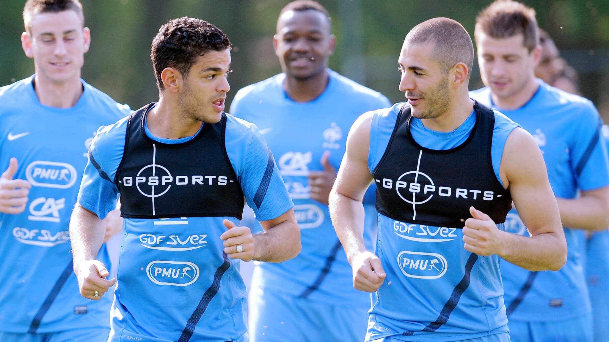 Hatem Ben Arfa et Karim Benzema lors de la préparation à l'Euro 2012 Hatem Ben Arfa et Karim Benzema lors de la préparation à l'Euro 2012