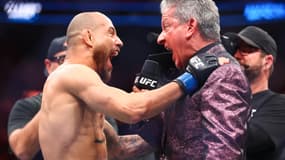 Jean Silva complètement pris par l'annonce intense de Bruce Buffer lors de sa victoire sur Bryce Mitchell, dimanche 13 avril, à l'UFC 314