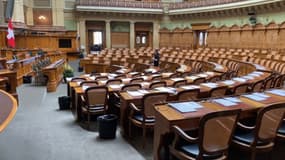 Coronavirus: les images du Parlement suisse vide ce lundi