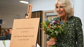 La reine Camilla le 3 septembre 2024, inaugurant un centre pour le traitement du cancer à Bath.