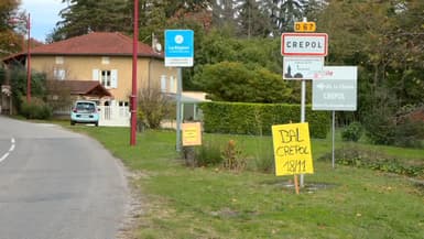 L'entrée du village de Crépol dans la Drôme