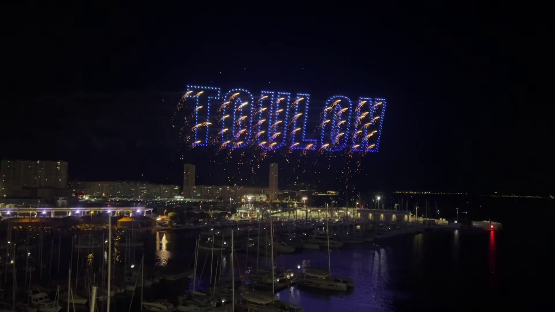 Toulon lors du feu d'artifice du 14 juillet 2025. Toulon lors du feu d'artifice du 14 juillet 2025.