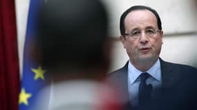 En tentant d'améliorer sa communication, François Hollande veut faire oublier un début de quinquennat cacophonique qui a contribué à brouiller son message et nourri son impopularité. /Photo prise le 21 décembre 2012/REUTERS/Thibault Camus/Pool