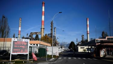 La raffinerie de Grandpuits du groupe Total veut se réorienter sur de nouvelles activités comme la production de biocarburants pour le secteur aérien