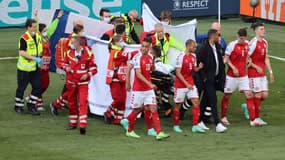 Christian Eriksen évacué sur civière
