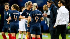 Corinne Diacre et les Bleues
