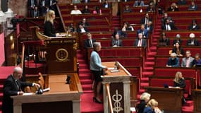 Elisabeth Borne à la tribune de l'Assemblée nationale le 3 octobre 2022