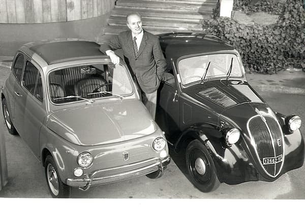 Dante Giacosa, aux côtés de la première 500 "Topolino" et de la "Nuova 500". Dante Giacosa, aux côtés de la première 500 "Topolino" et de la "Nuova 500".