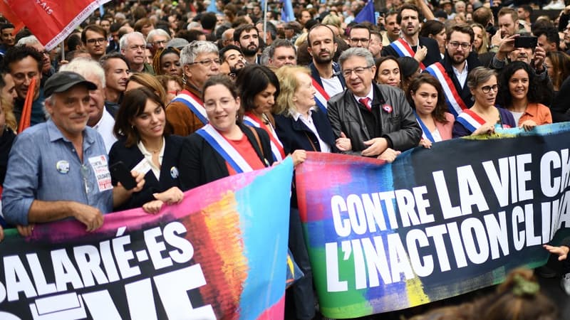 Marche contre la vie chère: la gauche déferle à Paris, Mélenchon entrevoit un 