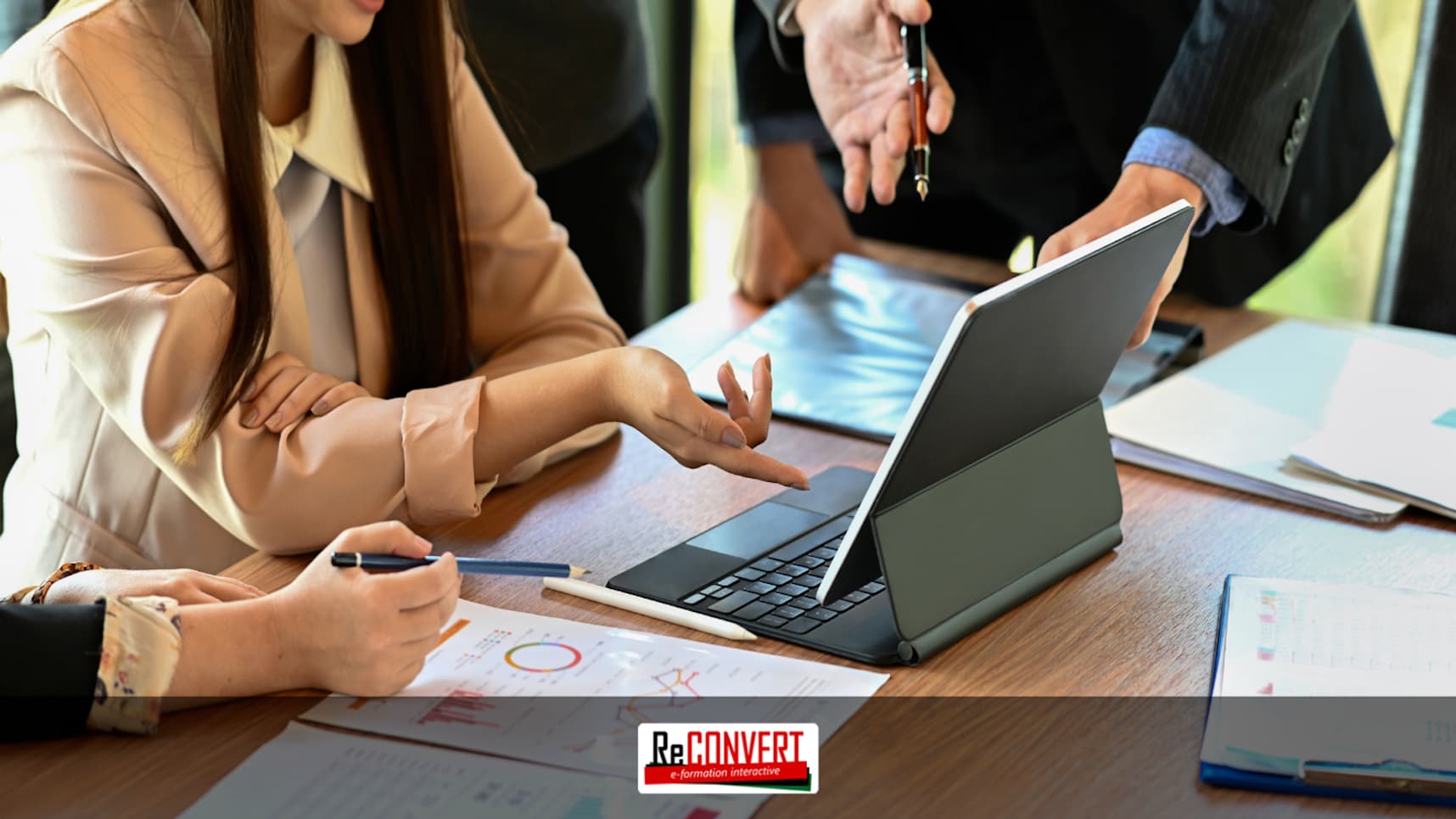 RECONVERT Carrières propose un soutien à l’emploi, avec revue du CV et sa transmission auprès d’entreprises RECONVERT Carrières propose un soutien à l’emploi, avec revue du CV et sa transmission auprès d’entreprises