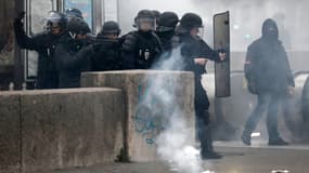 Le syndicat de police Alliance veut un «fichier» pour répertorier les manifestants violents.