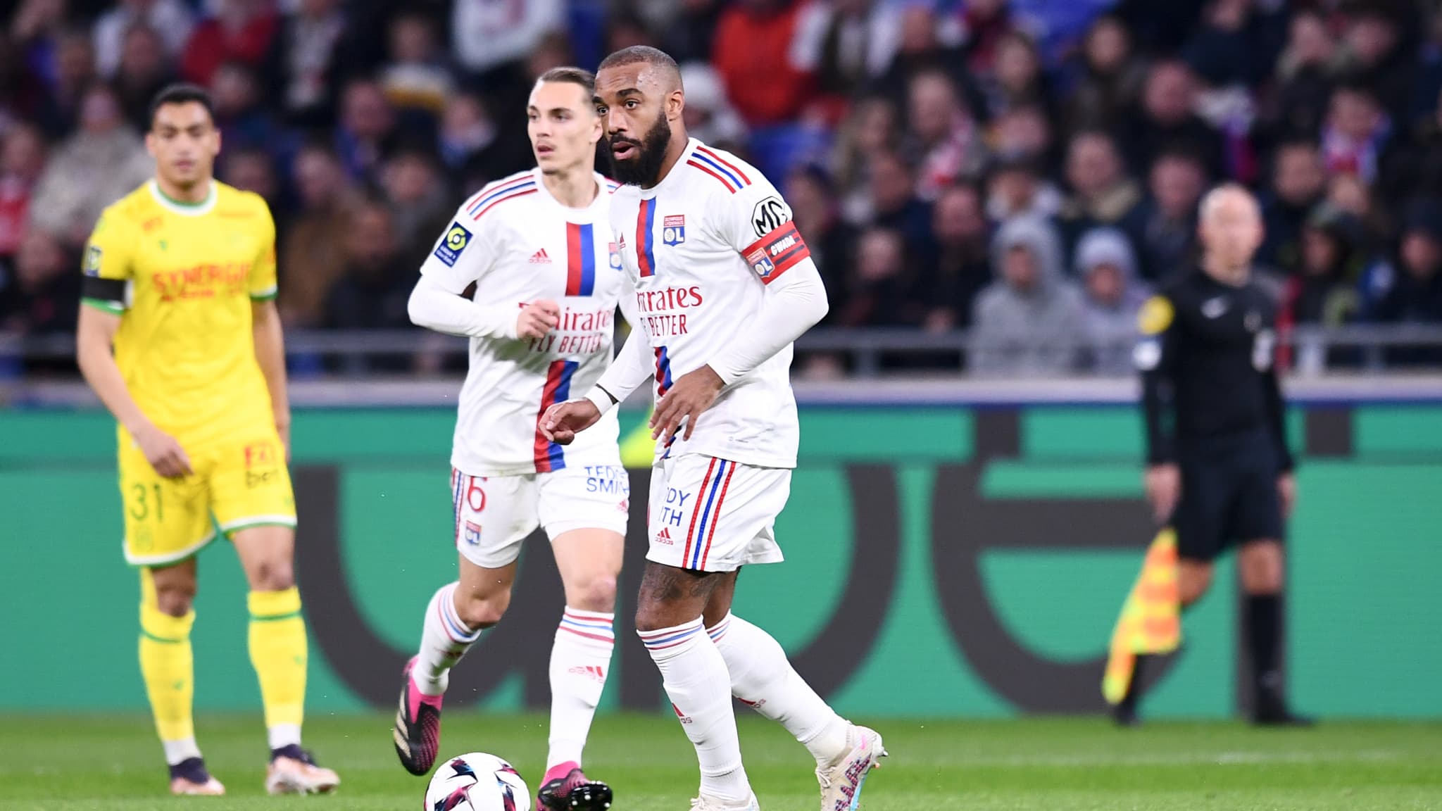 Lacazette becomes Les Gones’ second highest scorer but sustains an injury during OL-Nantes match