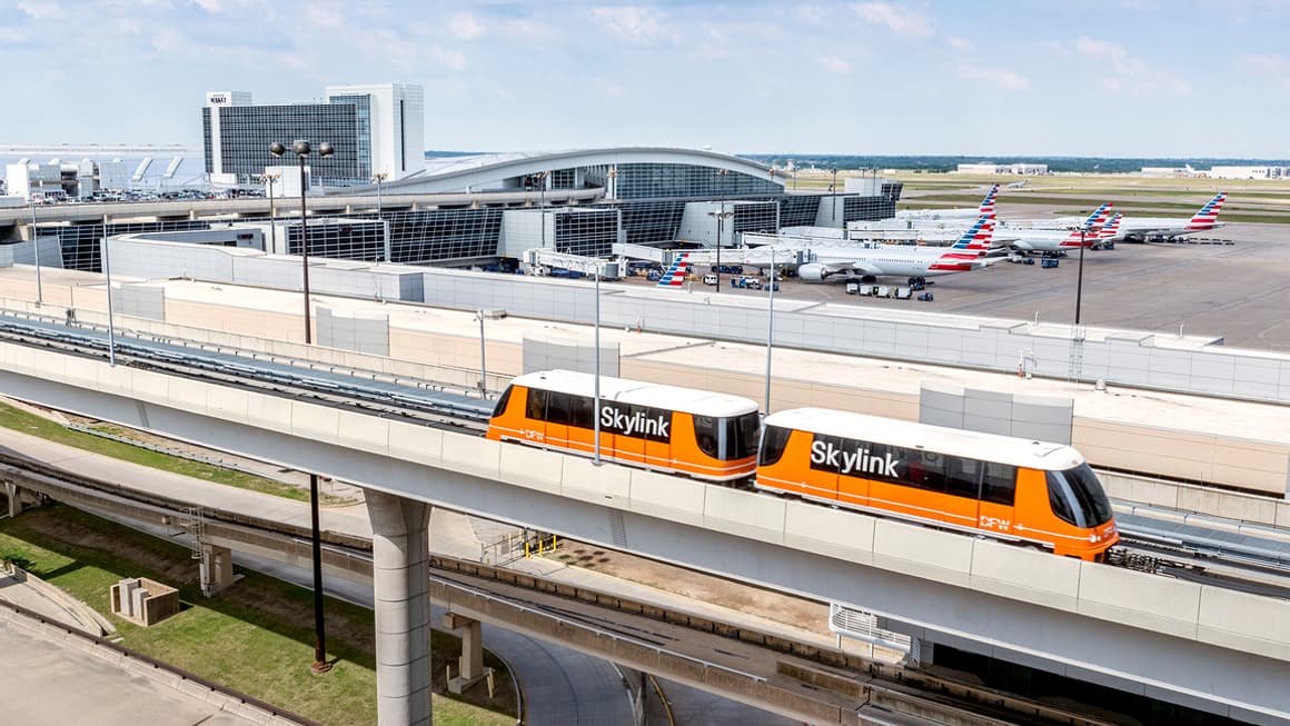 Le métro automatique Skylink de l'aéroport de Dallas Le métro automatique Skylink de l'aéroport de Dallas