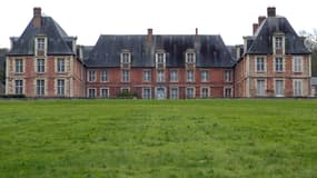 Le château de Thiverval-Grignon (Yvelines), un domaine étant la propriété de l'État.
