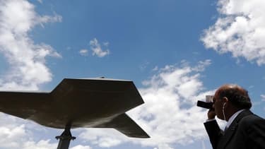 Un concept de drone du britannique BAE Systems. François Hollande a affirmé vendredi sa volonté d'ouvrir une nouvelle étape de l'Europe de la défense pour mutualiser les moyens dans un contexte de restrictions budgétaires, processus qu'il entend nourrir d