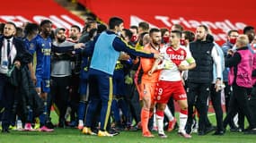 Anthony Lopes avec Wissam Ben Yedder à l'issue du match