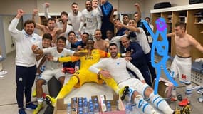 Morgan Sanson (en bleu à droite) après Lille-OM