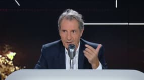 Jean-Jacques Bourdin a-t-il une "phrase de vieux"? Le sourire de RMC à 5h57