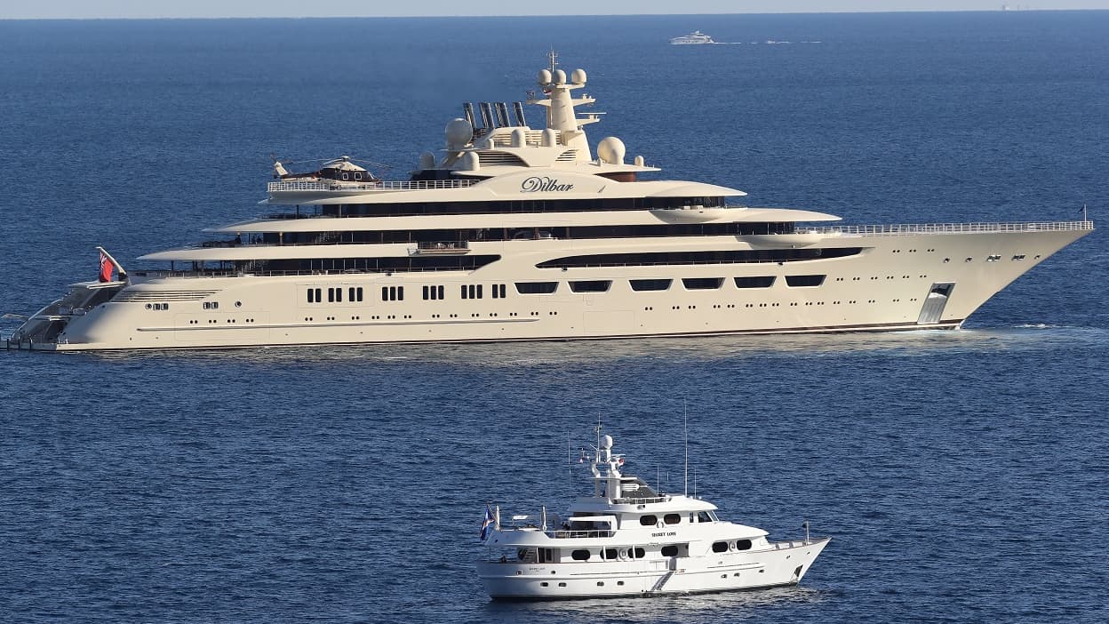 Deutschland beschlagnahmt die weltgrößte Yacht des russischen Oligarchen Usmanow