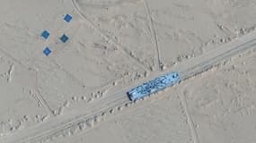 Image satellite montrant une cible mobile sur une voie ferrée dans la région de Ruoqiang, dans le désert du Taklamakan, dans la région occidentale du Xinjiang en Chine, le 20 octobre 2021.
