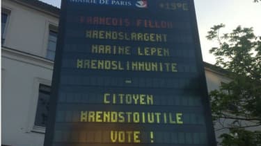 Des panneaux de la mairie de Paris