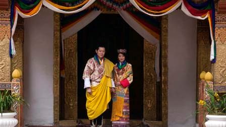 Le "roi-dragon" du Bhoutan, Jigme Khesar Namgyel Wangchuck, a épousé jeudi une roturière lors d'une cérémonie bouddhiste somptueuse tenue dans une vieille lamaserie de l'Himalaya. /Photo prise le 13 octobre 2011/REUTERS/Adrees Latif