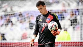 Le gardien de l'OL Rémy Descamps le 29 septembre 2024