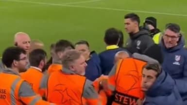 Un membre du staff de l'Atlético de Madrid aurait tenté de cracher sur des fans de Liverpool, le 17 septembre 2025.