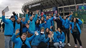 L’équipe MyComm devant le Murrayfield Stadium à Edimbourg en Ecosse à l’occasion d’un voyage organisé pour le Tournoi des 6 Nations 