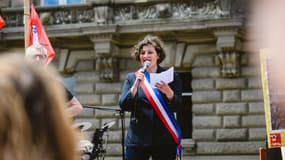 La maire de Strasbourg, Jeanne Barseghian, le 15 juin 2024 lors d'une manifestation contre l'extrême droite 