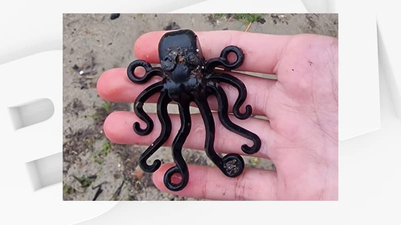 La fameuse pièce de Lego en forme de pieuvre, découverte sur une plage de Cornwall au Royaume-Uni. (agence PA)