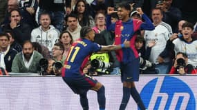Lamine Yamal et Raphinha célèbrent la victoire du Barça dans le Clasico, 26 octobre 2024