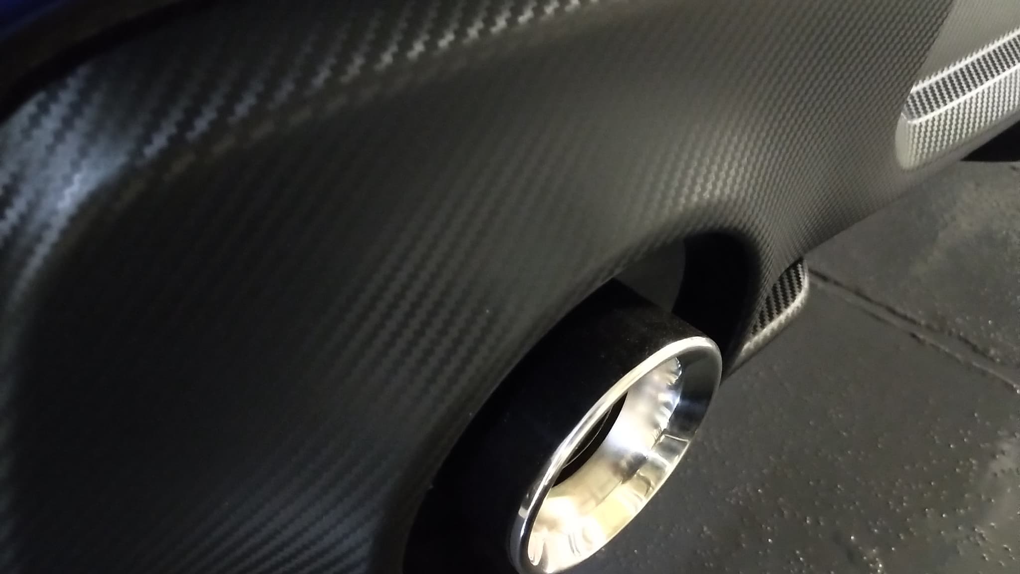 La consommation moyenne de cette Swift Sport est de 5,6 litres au 100km en moyenne mixte WLTP, pour des émissions de 125 grammes de CO2 par kilomètre.