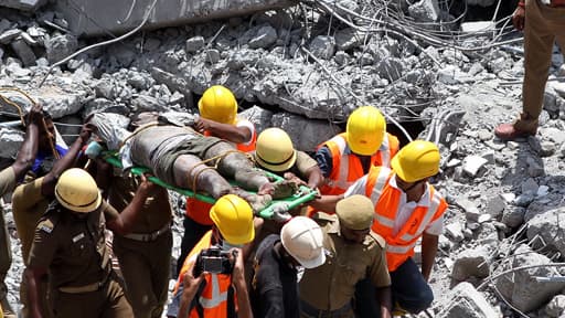 Au moins 11 personnes ont trouvé la mort dans l'effondrement d'un immeuble en Inde.