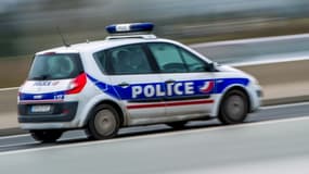 Une voiture de police sur l'autoroute A1. (photo d'illustration)