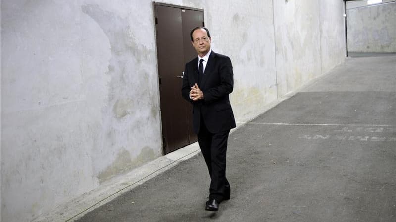 François Fillon a cantonné François Hollande dans un rôle de "président de banquet de la IIIe République", mercredi à Nantes, lors d'un meeting de soutien à Nicolas Sarkozy, à quatre jours du second tour de l'élection présidentielle. /Photo prise le 29 av