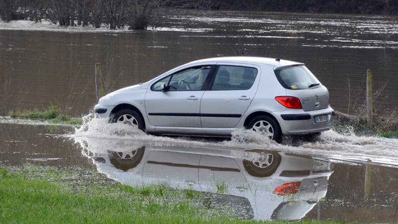 La Vilaine, placée en vigilance crue de niveau jaune, a déjà débordé mercredi, comme ici à Bourg-des-Comptes près de Rennes.