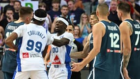 Fin de match tendue entre la France et la Slovénie à l'EuroBasket avec Sylvain Francisco, 30 août 2025