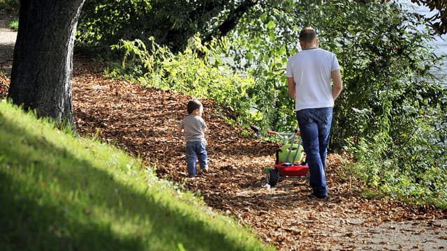 Selon l'Insee, 1.576 enfants sont nés d'un père âgé de plus de 60 ans, en 2015.