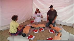 Tour de France en caravane de la Croix-Rouge pour enseigner les gestes qui sauvent