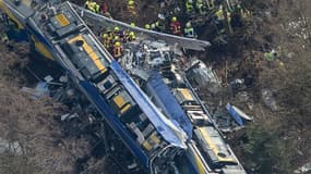 La police a annoncé ce mercredi qu'il n'y avait aucun disparu après l'accident de trains en Allemagne dont le bilan reste pour l'heure de 10 morts - Mercredi 10 février 2016