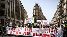 La manifestation parisienne pour une "vraie loi climat", le 28 mars. 