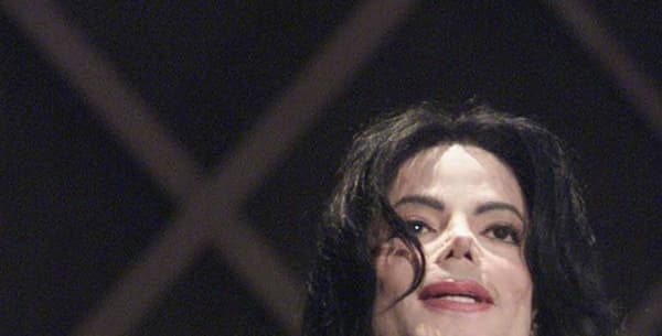 Michael Jackson sur la scène des American Music Awards en 2002