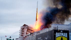 La flèche de la bourse de Copenhague en flammes, mardi 16 avril 2024