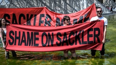 Le magazine Forbes estime la fortune de la famille Sackler à quelque 13 milliards de dollars, un montant qu'elle réfute.