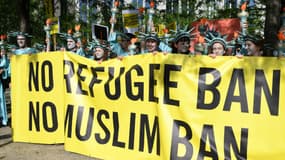 Des opposants au décret anti-immigration de Trump, le 24 mai 2017 à Bruxelles. 
